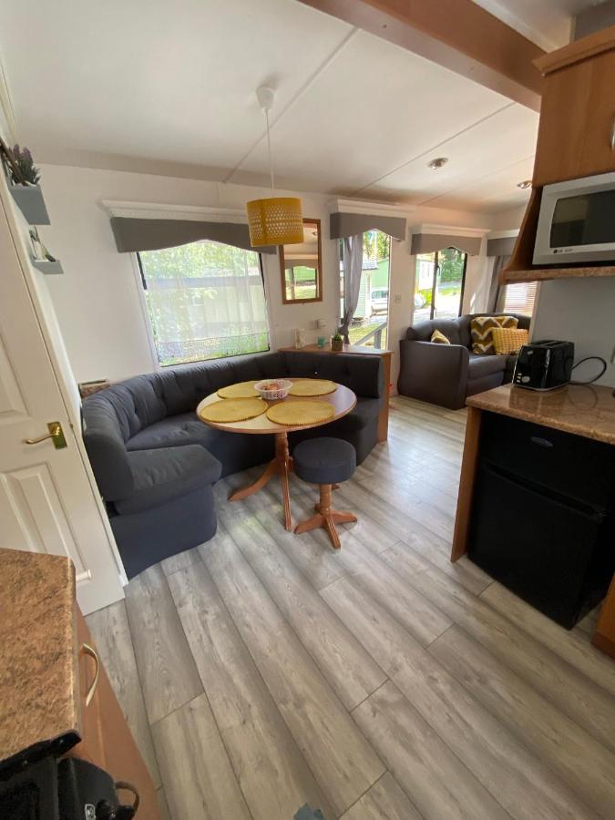 Unique Caravan With Outdoor Space Ballantrae Zewnętrze zdjęcie