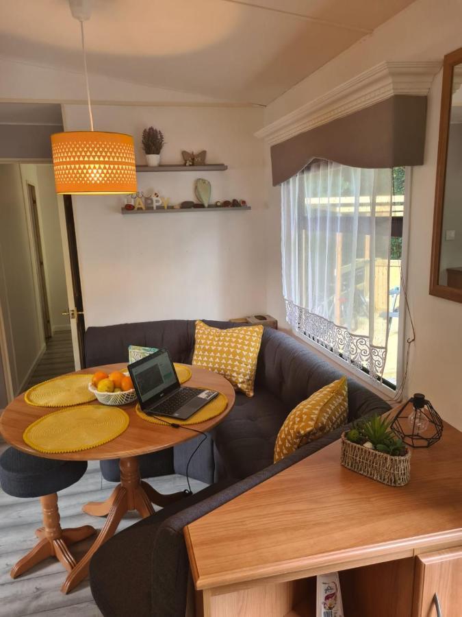 Unique Caravan With Outdoor Space Ballantrae Zewnętrze zdjęcie
