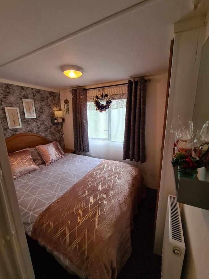 Unique Caravan With Outdoor Space Ballantrae Zewnętrze zdjęcie
