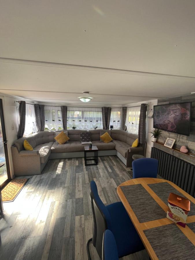 Unique Caravan With Outdoor Space Ballantrae Zewnętrze zdjęcie