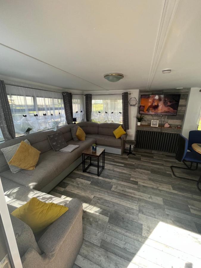 Unique Caravan With Outdoor Space Ballantrae Zewnętrze zdjęcie