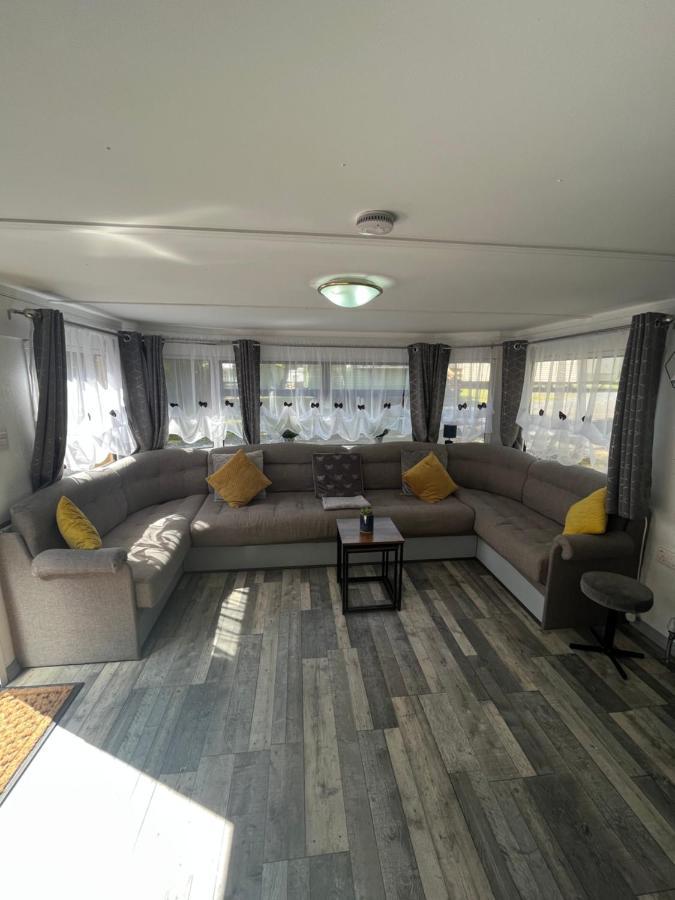 Unique Caravan With Outdoor Space Ballantrae Zewnętrze zdjęcie